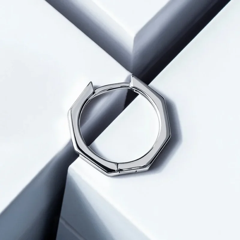 Men’s Platinum Hoop Earring – 950 Platinum, 15.3mm, Free Engraving