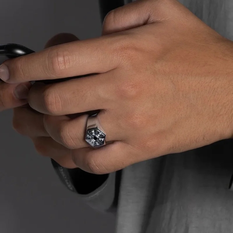 Platinum Men’s Ring with Black & White Diamonds – 950 Platinum, 11.1 g