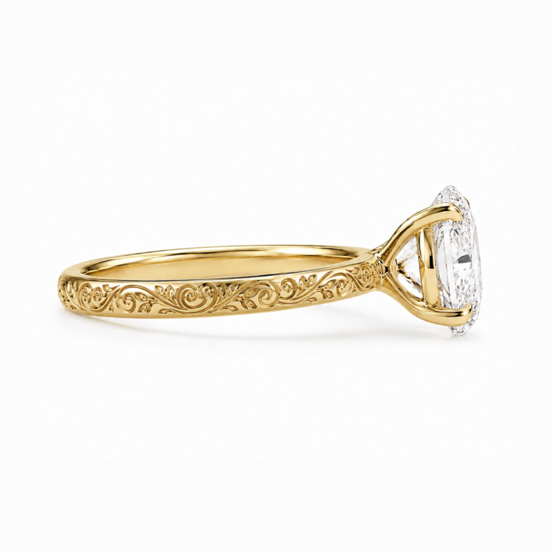 Oval Diamond Engagement Ring in 18K Gold