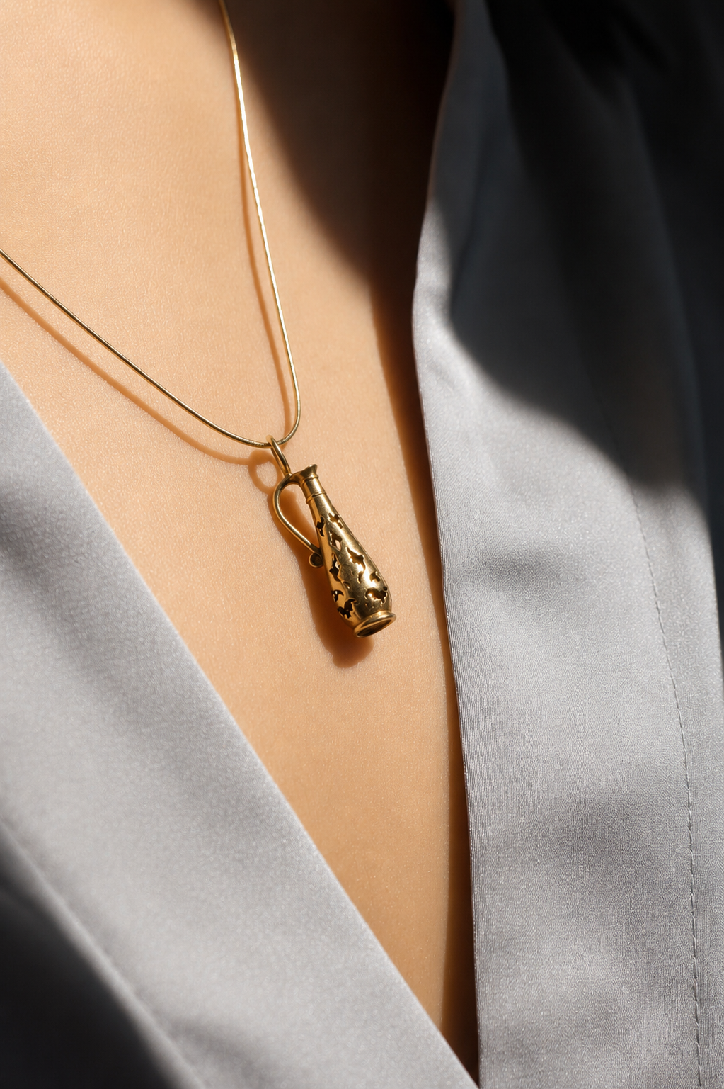 Handcrafted 18K Gold Kubachi Pitcher Pendant - Image 3