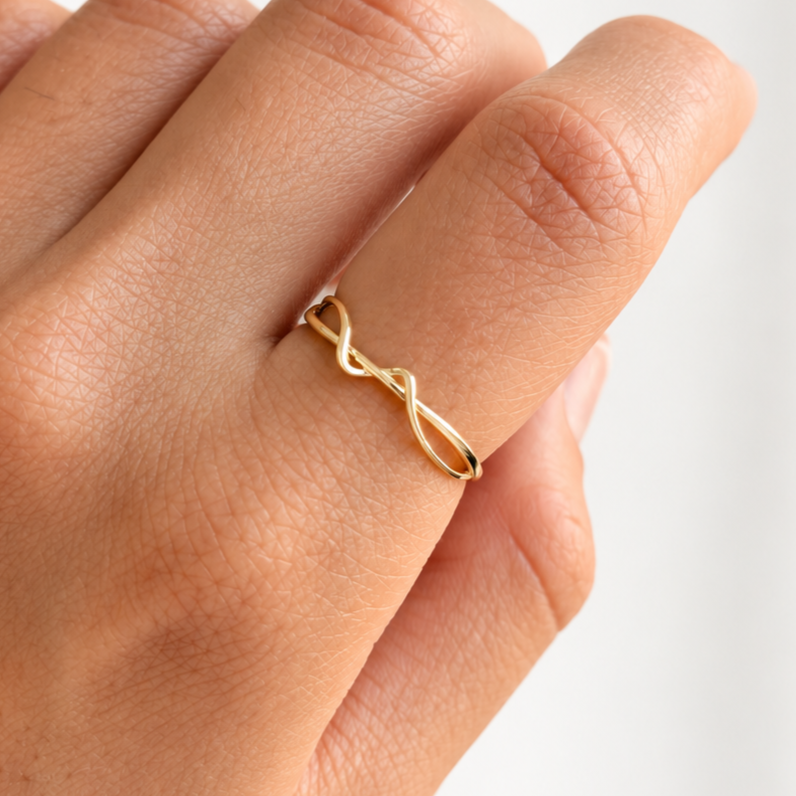 Sculpted Wave 18K Yellow Gold Bangle - Image 4